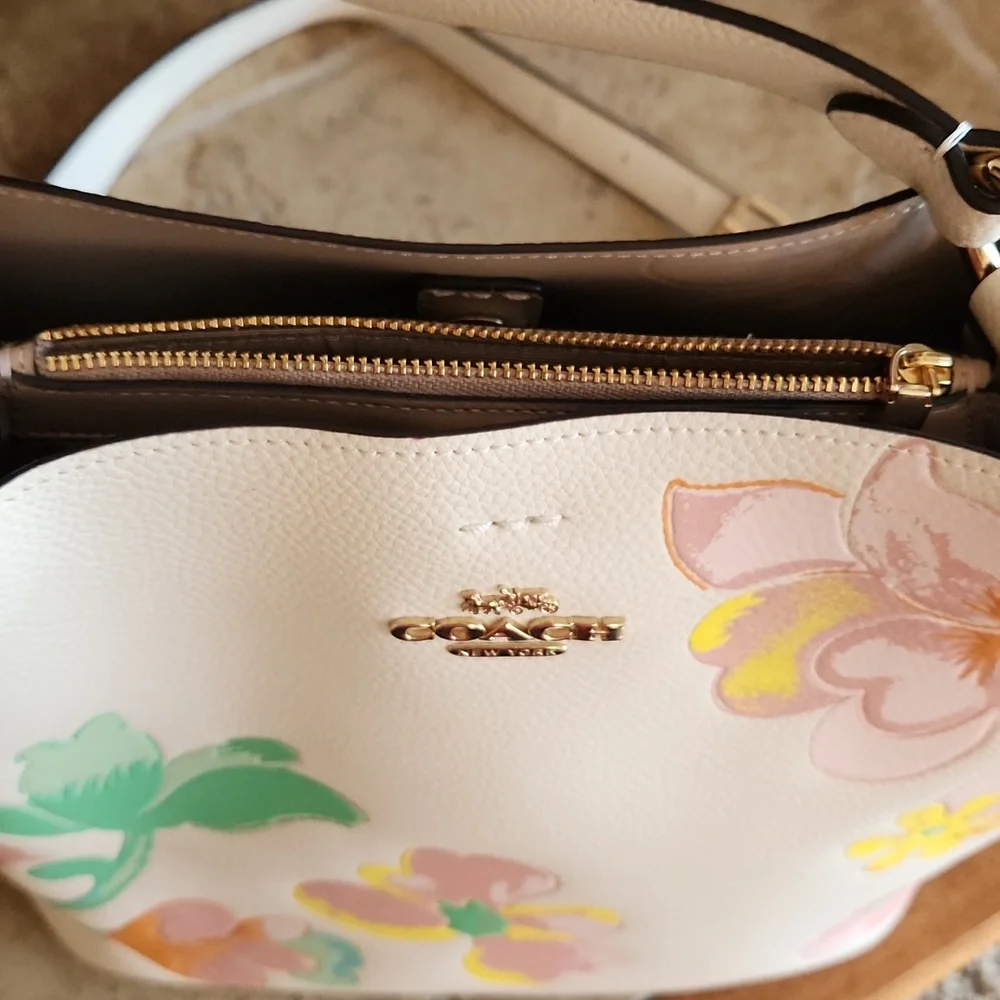 Coach Cream With Dreamy Floral Print Bucket Bag - Picture 7 of 15